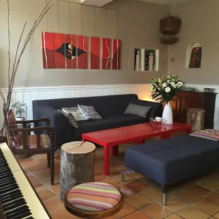 Au Detour Du Larrech